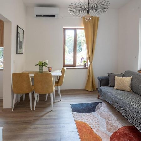 Linden House - A Lovely Apartment In Central 바르나 외부 사진