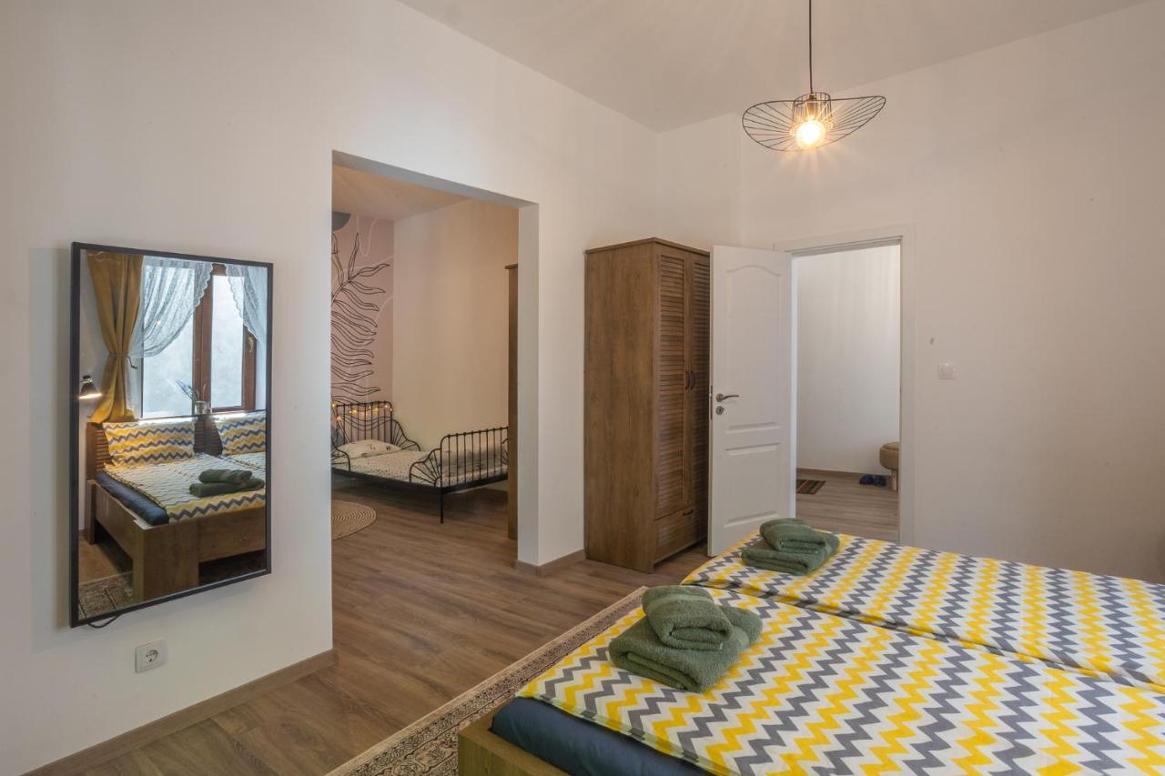 Linden House - A Lovely Apartment In Central 바르나 외부 사진