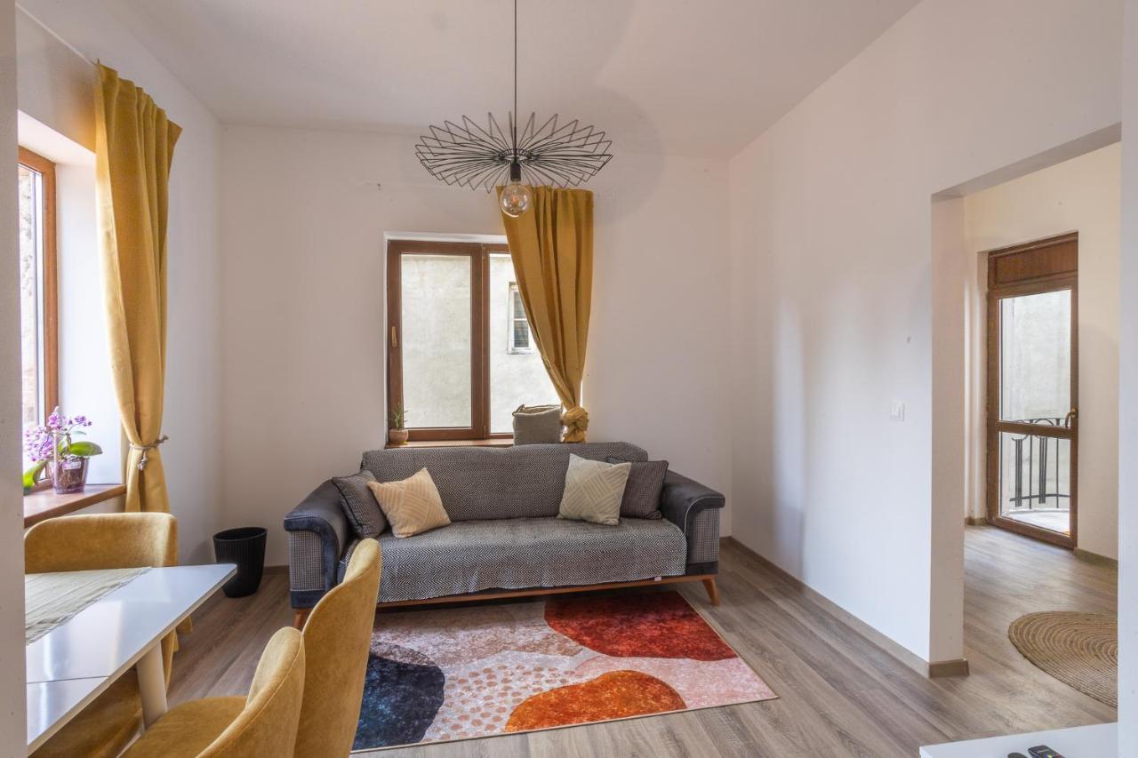 Linden House - A Lovely Apartment In Central 바르나 외부 사진