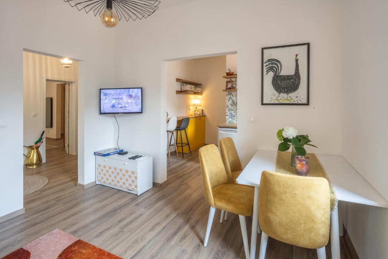 Linden House - A Lovely Apartment In Central 바르나 외부 사진